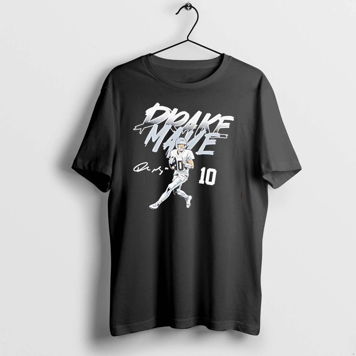 Officials Drake Maye 10 Quarterback Running With Football Halftone Illustration Mens Premium T Shirt