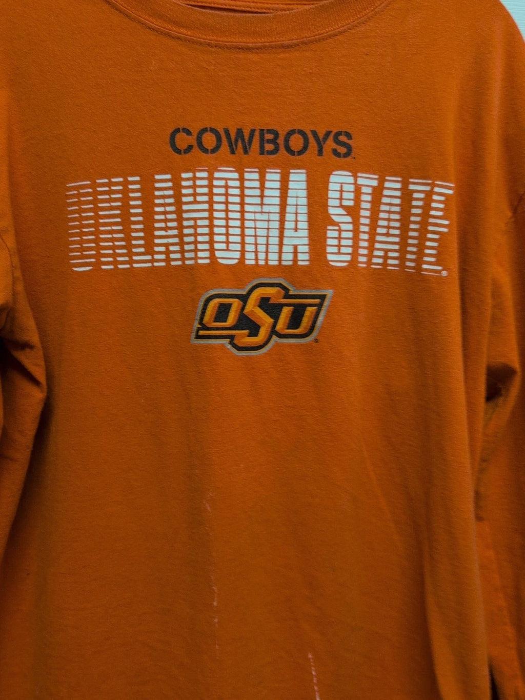 OSU  Cowboys Mens T  Shirt  Size  M  Orange   Long  Sleeve   Grunge Paint