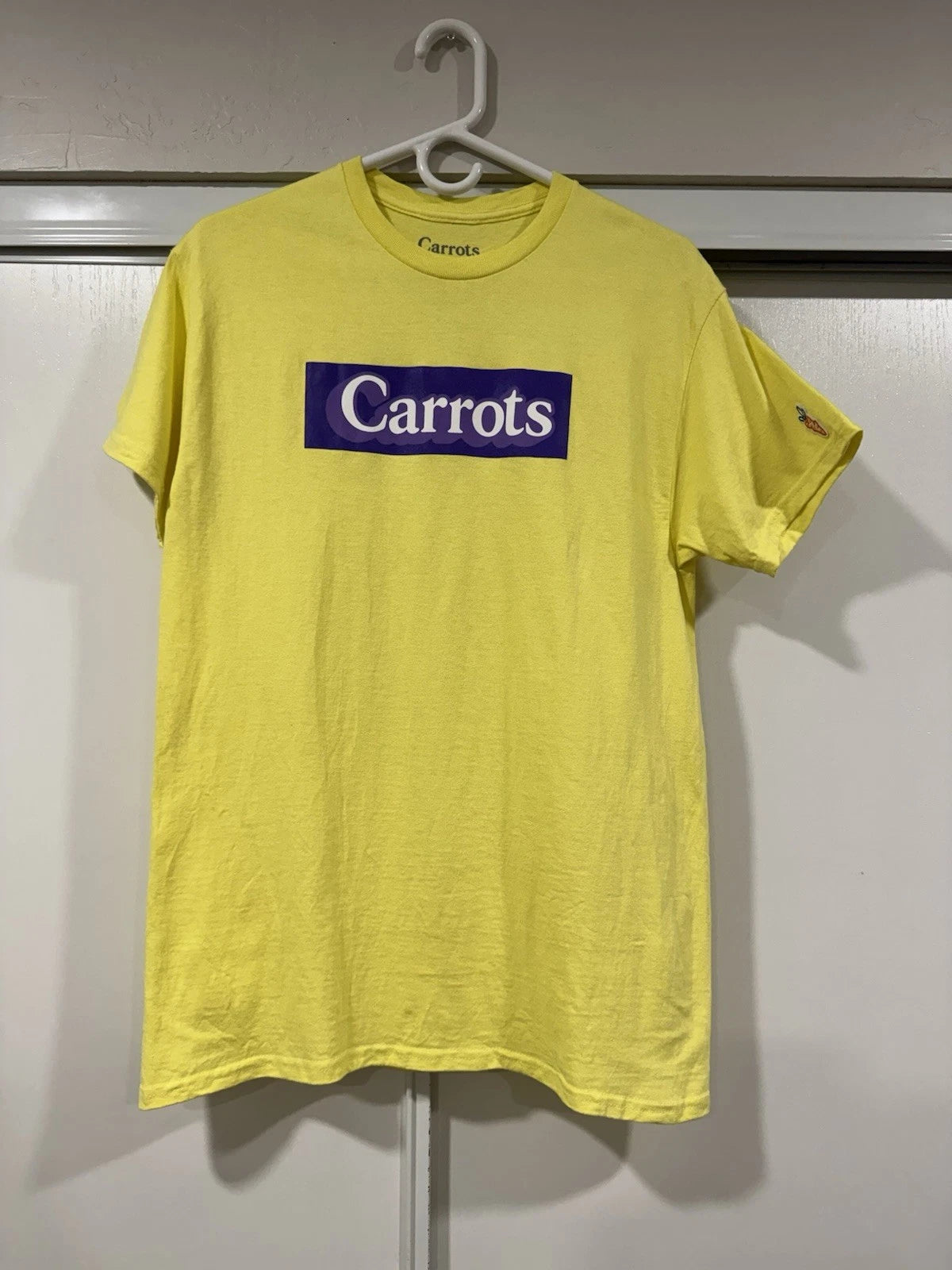 Carrots By Anwar Carrots Box Logo Mens Graphic Yellow T-Shirt Size M