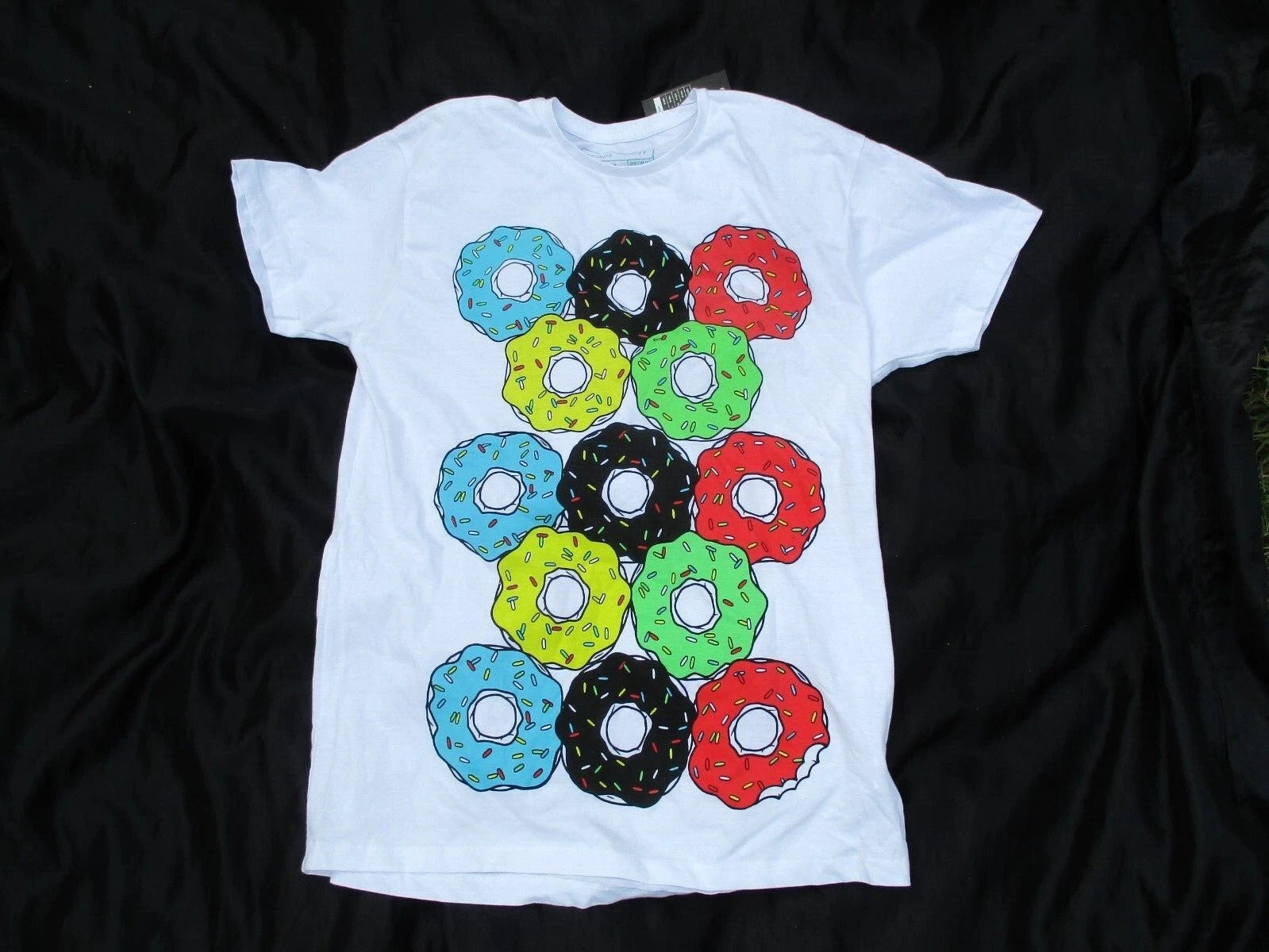 white pop op art warhol ad donut MENS T SHIRT SIZE medium new with tags doughnut