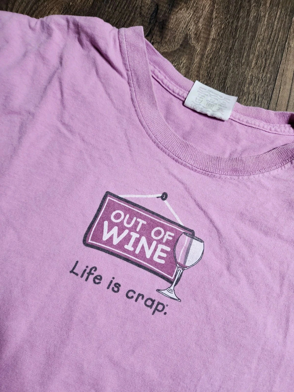 Adult XL LIFE IS CRAP Out of Wine Funny Parody T Shirt Distressed