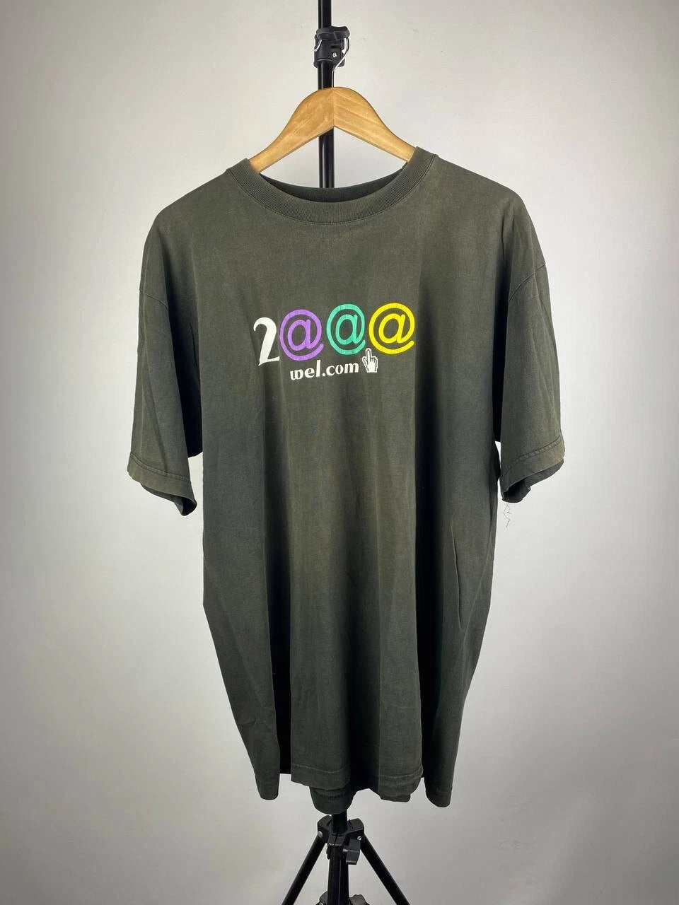 Humor VNTG Rare Graphic T-Shirt 2000s Style – 2@@@ wel.com Internet Aesthetic