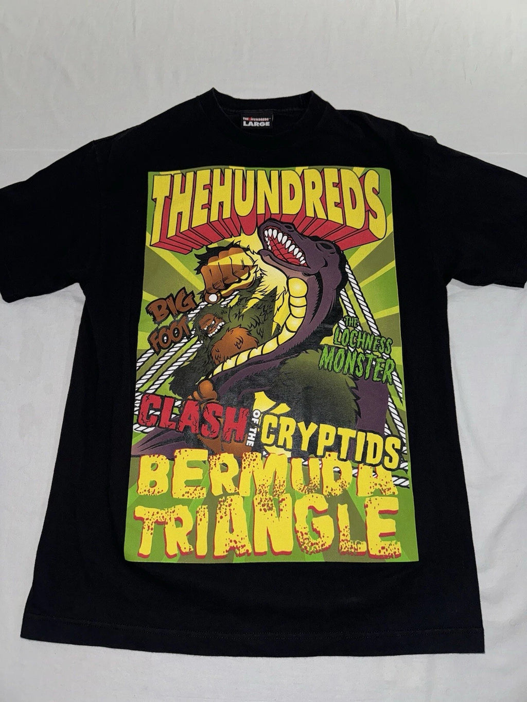 THE HUNDREDS T-SHIRT LIMITED EDITION GRAPHIC LARGE CLASH OF THE CRYPTIDS RARE!