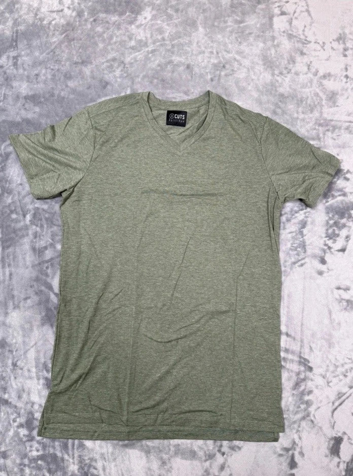 CUTS Clothing Mens V-Neck Split-Hem T-Shirt NWOT