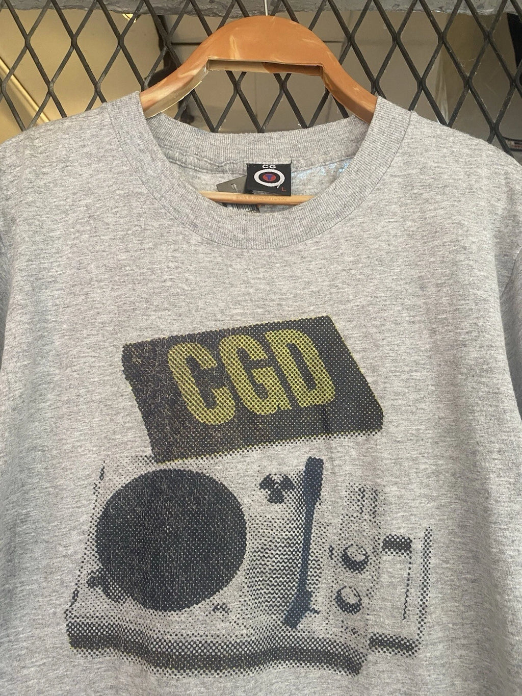 Vtg 90s CG Design Dj Turntable Graphic T shirt Art / Pop Art