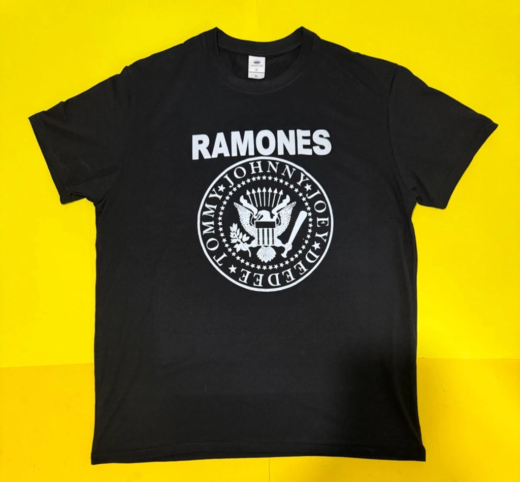 THE RAMONES CLASSIC T SHIRT BRAND NEW FREE SHIPPING SEX PISTOLS CLASH BAD BRAINS