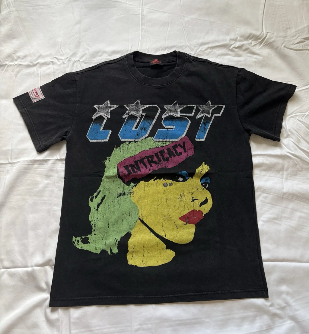 Lost Intricacy Graphic T-Shirt – Vintage Pop Art Style – Size M (Medium)