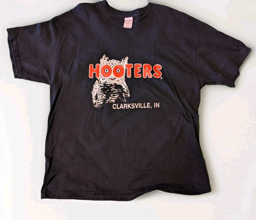 Hooters Wings Clarksville Indiana Delightfully Tacky Vintage 90s Black Tshirt XL