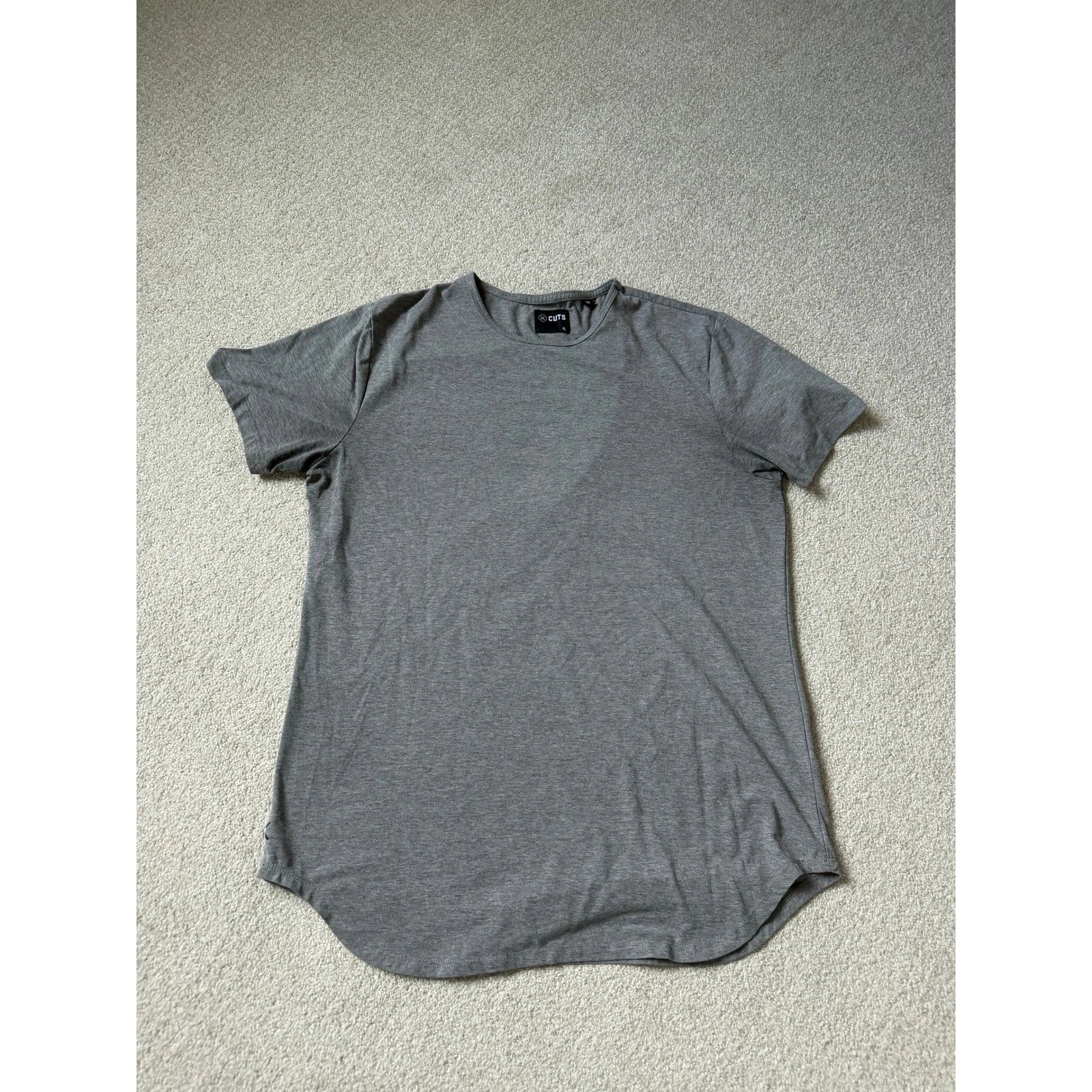 Cuts Minimalist T-Shirt Size XL Grey Curved Hem