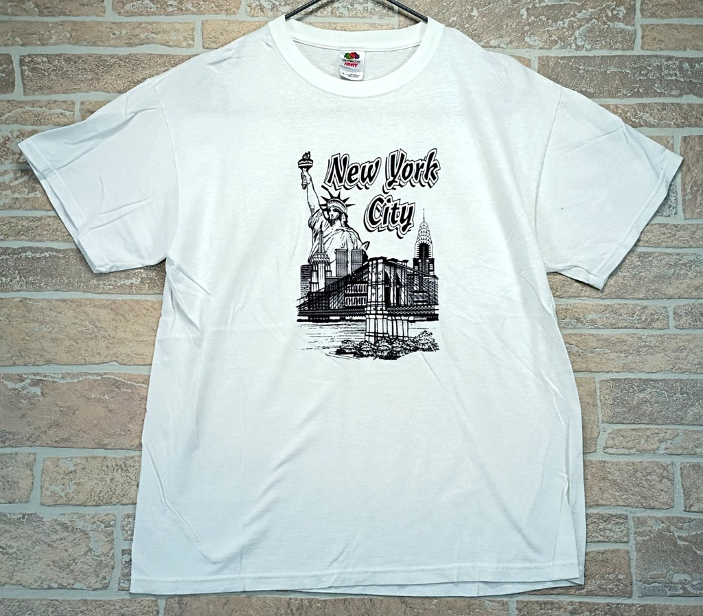 Vintage Y2K New York City Shirt Large White Twin Towers WTC Cityscape Souvenir