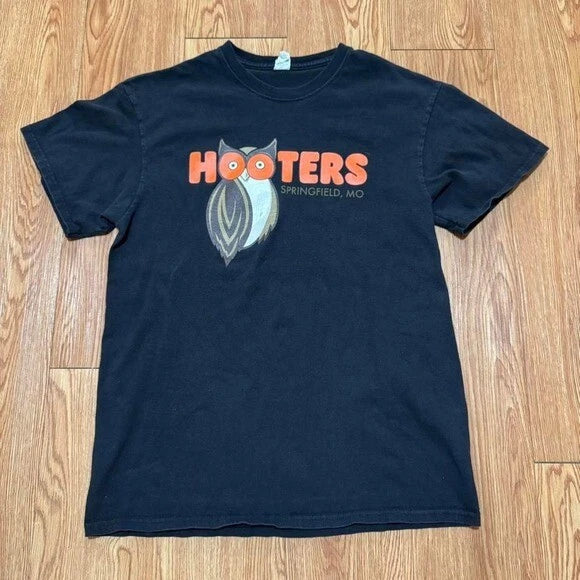 2000s Y2K Hooters Makes You Happy Owl Black Shirt Size Medium