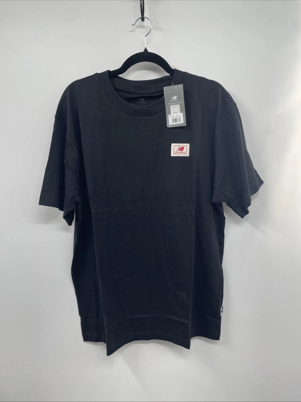 New Balance Woven Label T-Shirt Men L Black Graphic 100% Cotton Short Sleeve NWT