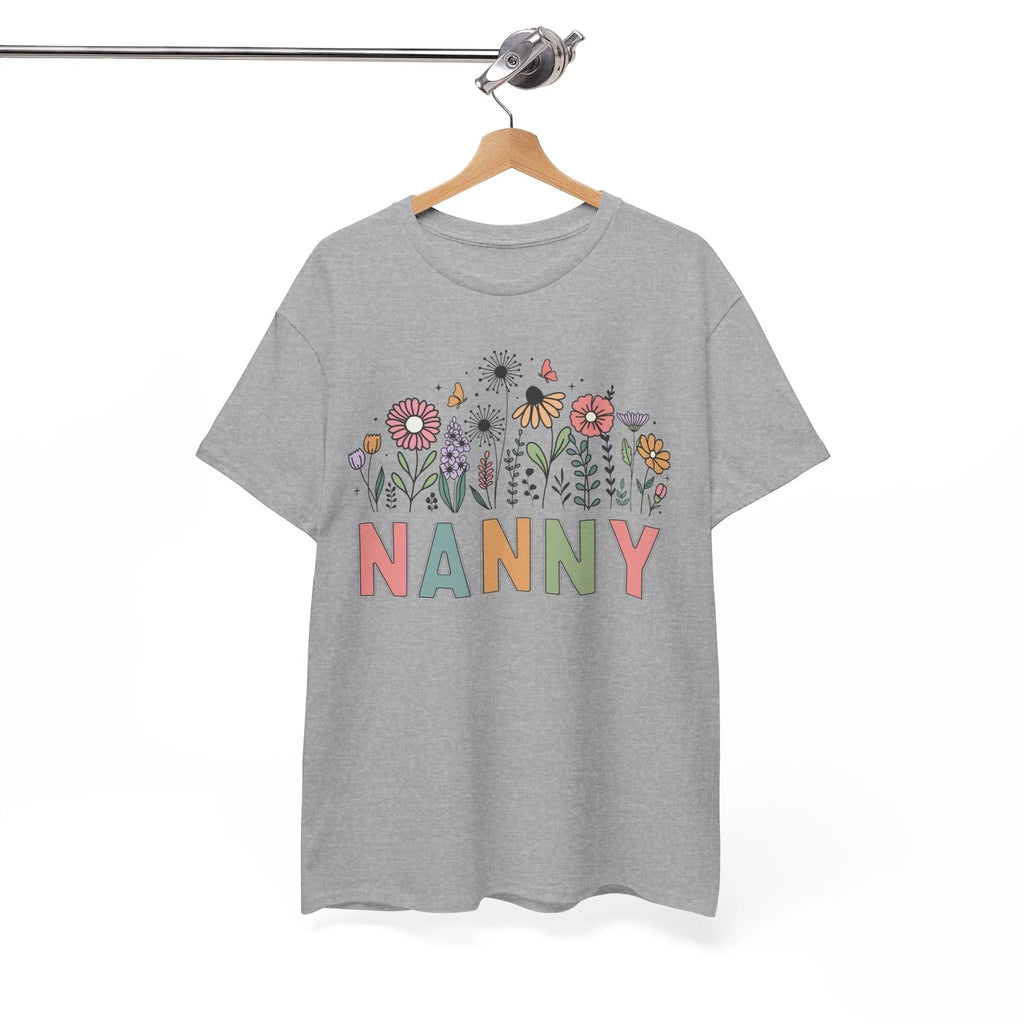 Nanny Floral Aesthetic Floral T-Shirt - Cute Flower Tee for Women Nature Lovers