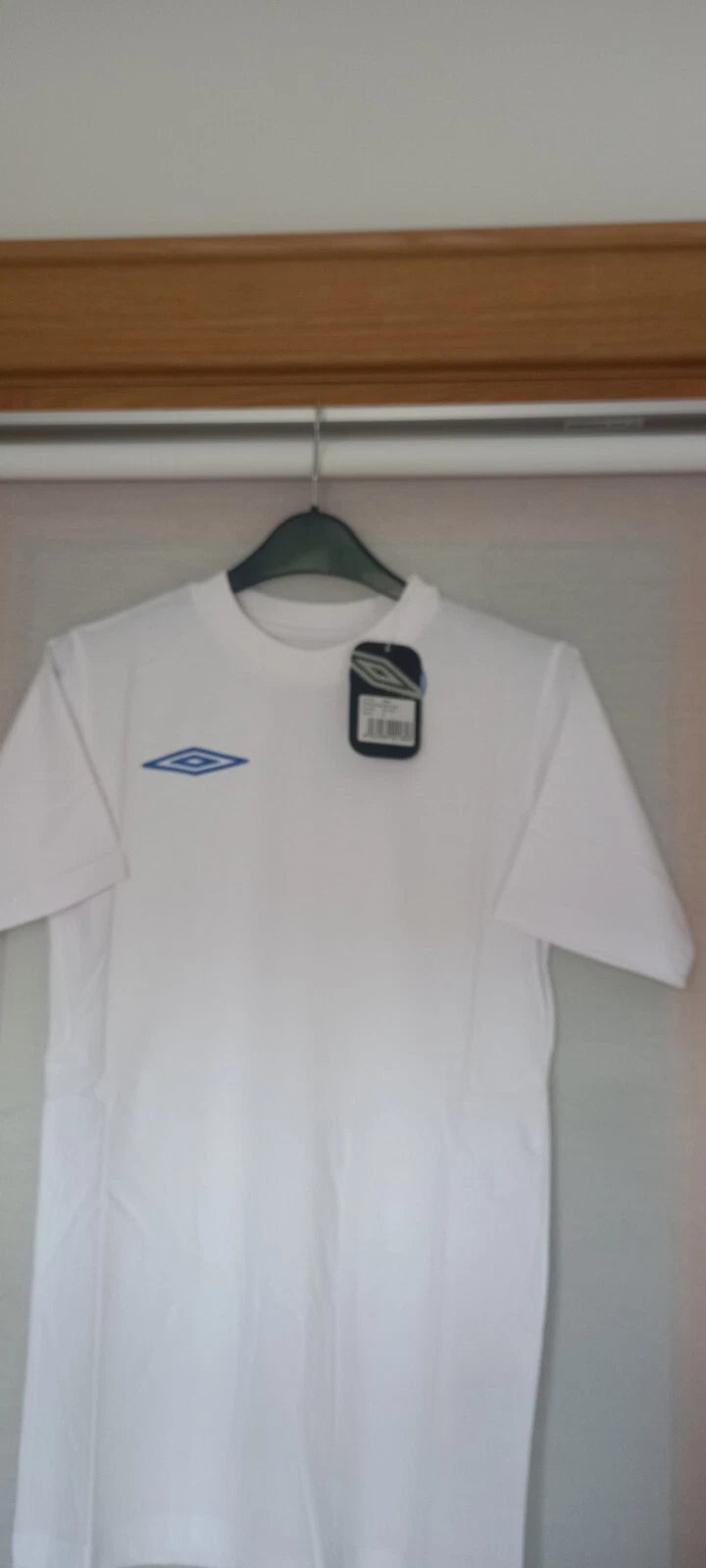 BNWT Umbro White Tee Shirt Size XS Short Sleeve,  100% Cotton  Logo