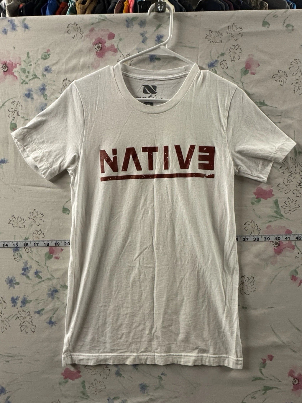 Native Graphic T-Shirt Mens Small White Red Logo Streetwear Casual Tee
