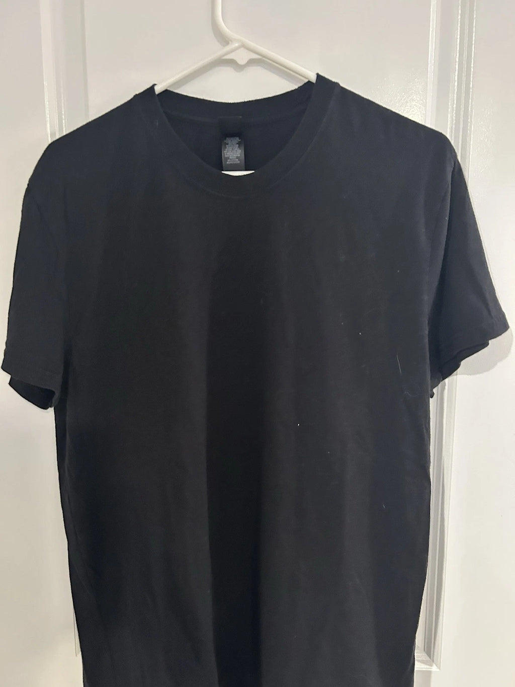 Hanes Plain Black Stylish T Shirt Casual Plain T-Shirt Size Medium Slightly Used