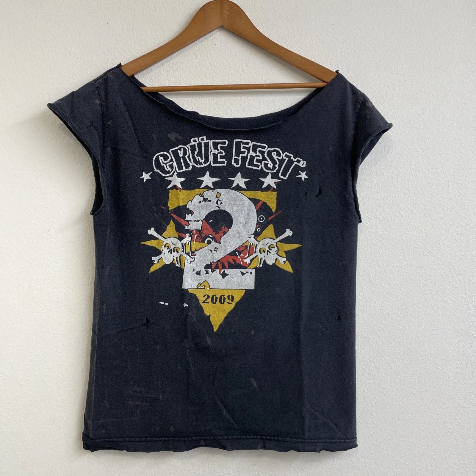 Crue Fest Motley Crue Godsmack T -Shirt size L? Destroyed 2009 Y2K Metal Punk