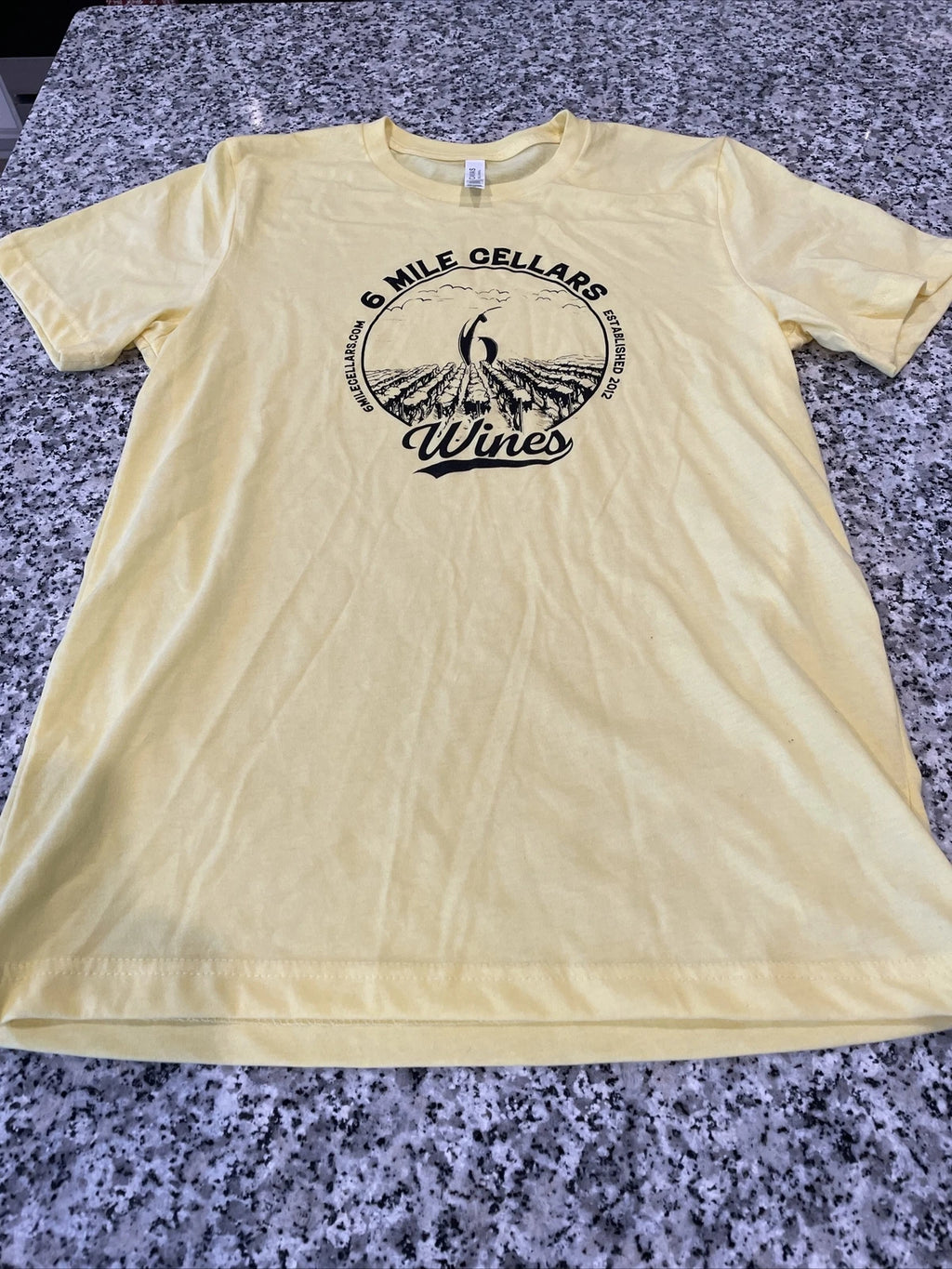 Yellow 6 Mile Cellars Wine Graphic T Shirt M