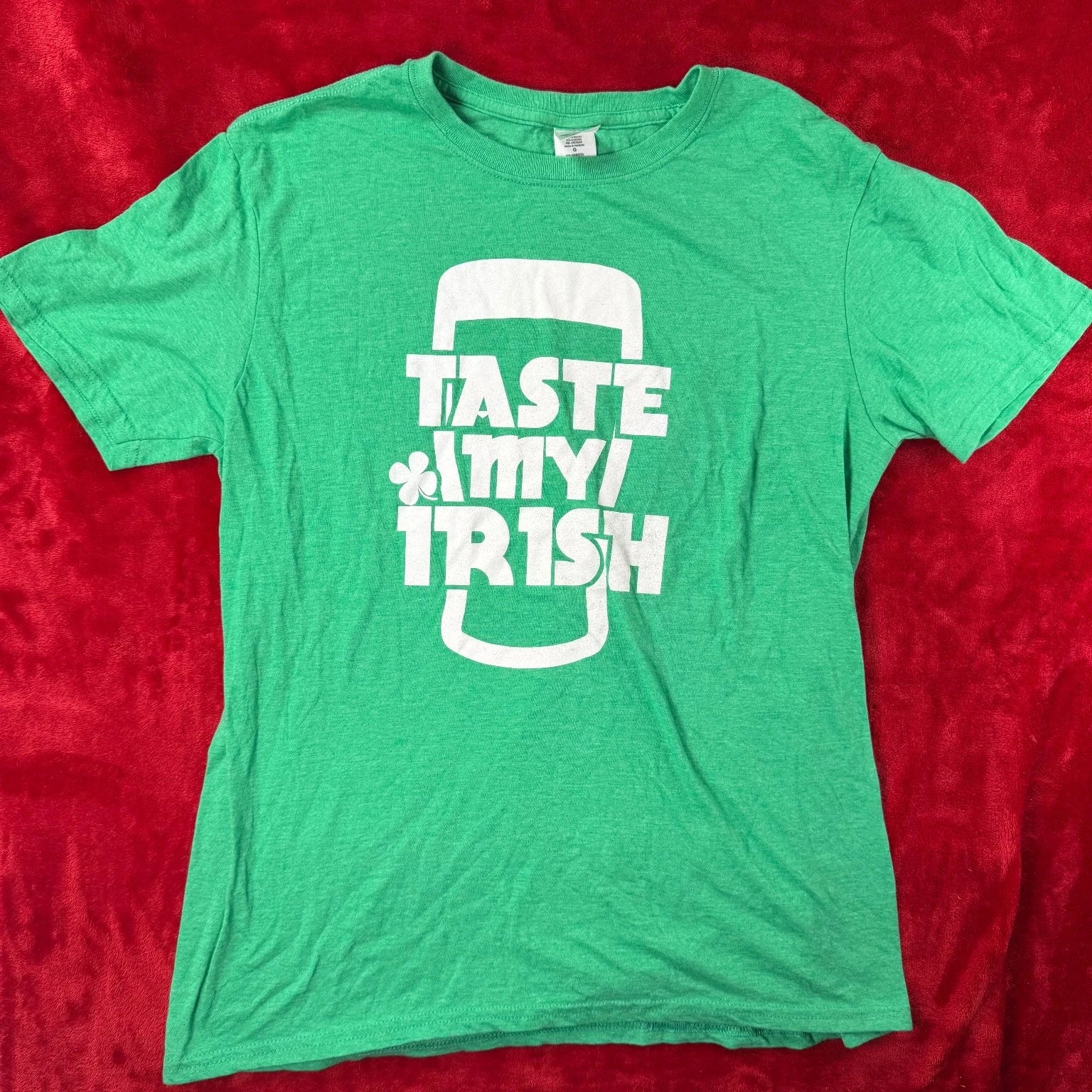 GILDAN Men's Green L T-Shirt Taste My Irish Shamrock Polyester Cotton Blend