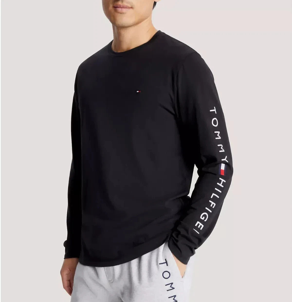 Tommy Hilfiger Men's Black Flag Logo All Cotton Regular Fit Long Sleeve T-Shirt
