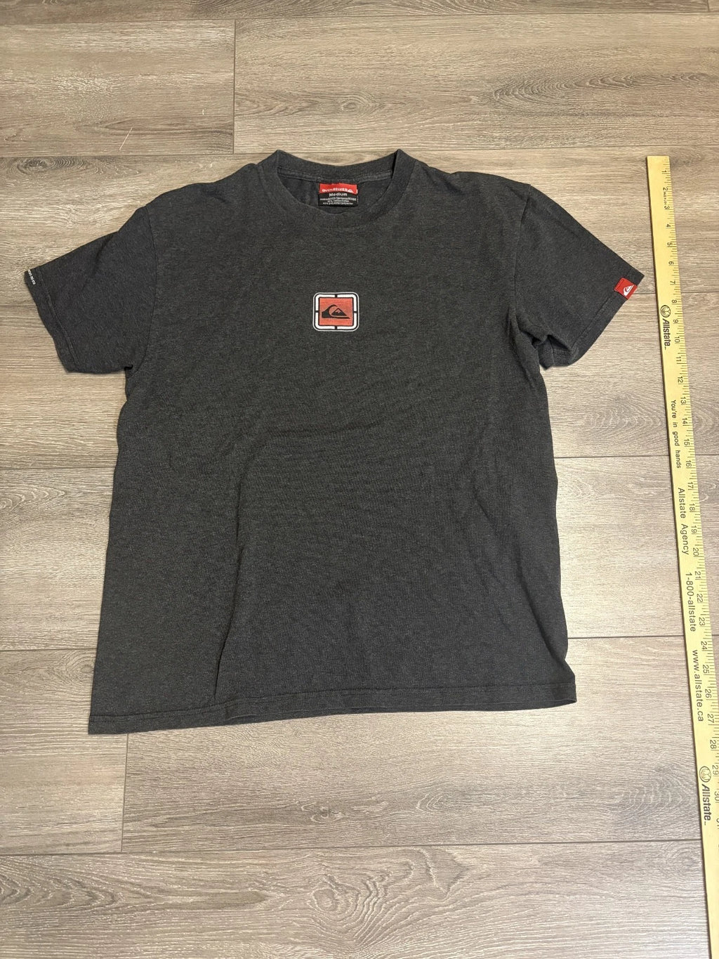 Vintage Y2K Quicksilver Surfwear T-Shirt Medium Big Back Logo