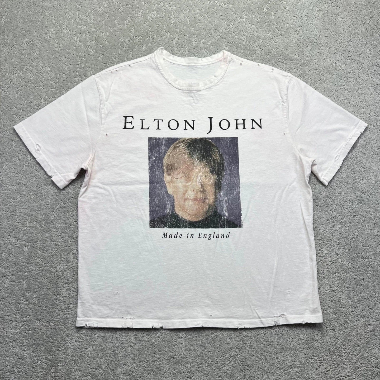The GV Gallery Elton John T-Shirt Size L White Pink England 2025 Distressed
