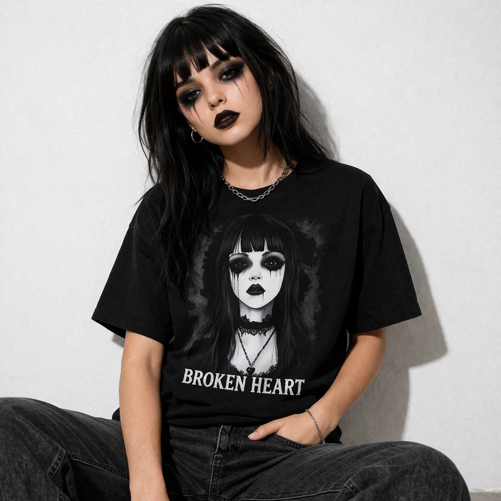 Broken Heart Gothic Girl TShirt Women Streetwear Emo Aesthetic Graphic Grunge