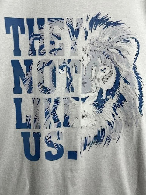 Lion Graphic White T-Shirt, L - "THEY NOT LIKE US", everyday casual streetwear.