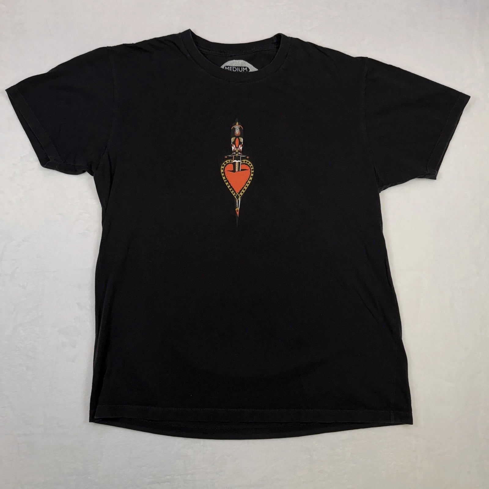 THTATTOOS Men's Graphic T-Shirt Size M Black Short Sleeve Sacred Heart Dagger