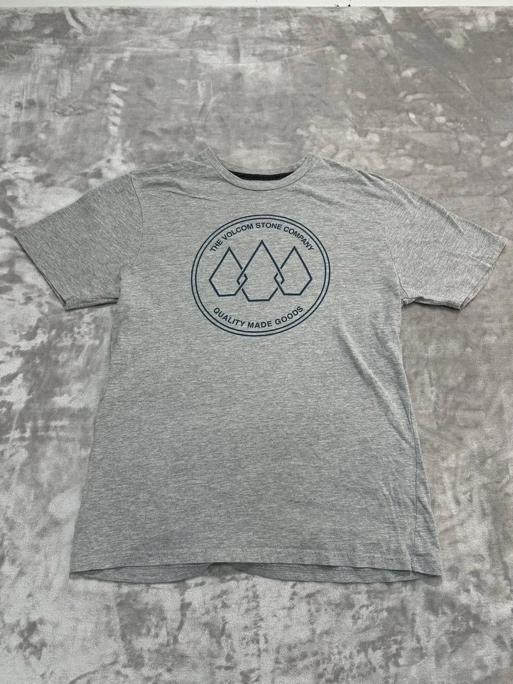 Volcom Shirt Men's Small Gray Graphic Logo Crew Neck Short Sleeve Stretch EUC
