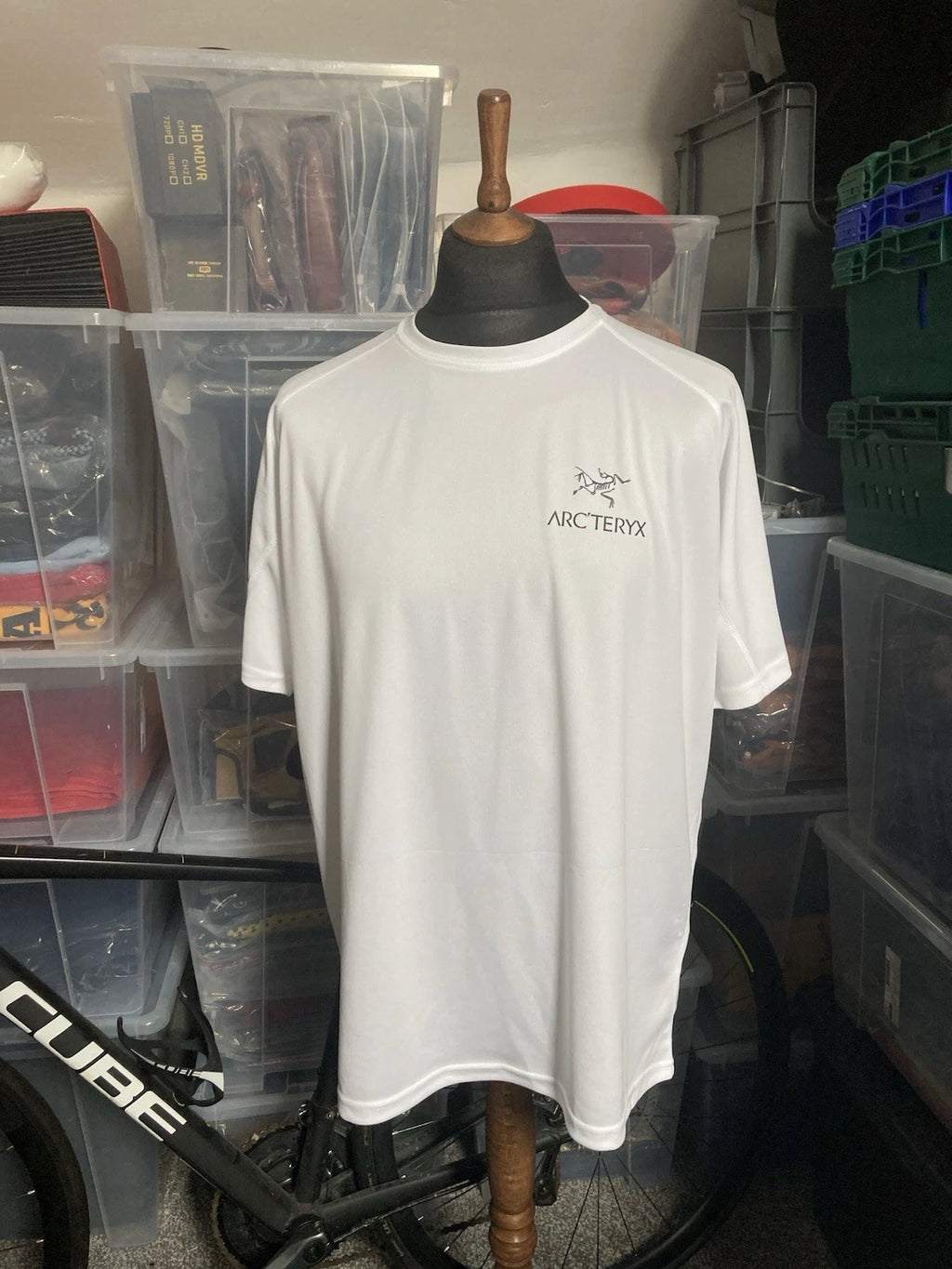 Arc'teryx White T-Shirt Comfortable high performance for trail hiking Breathable